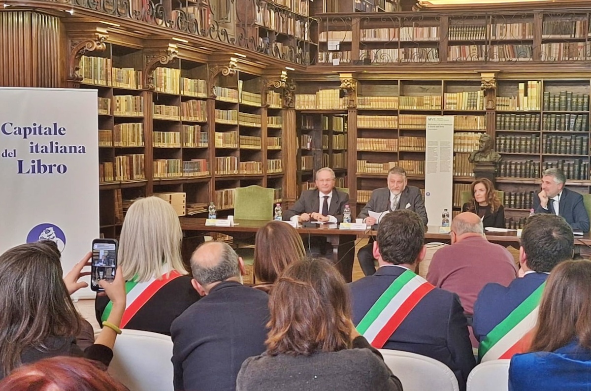 Sarà Pistoia la Capitale italiana del Libro 2026, Carmagnola sconfitta in finale