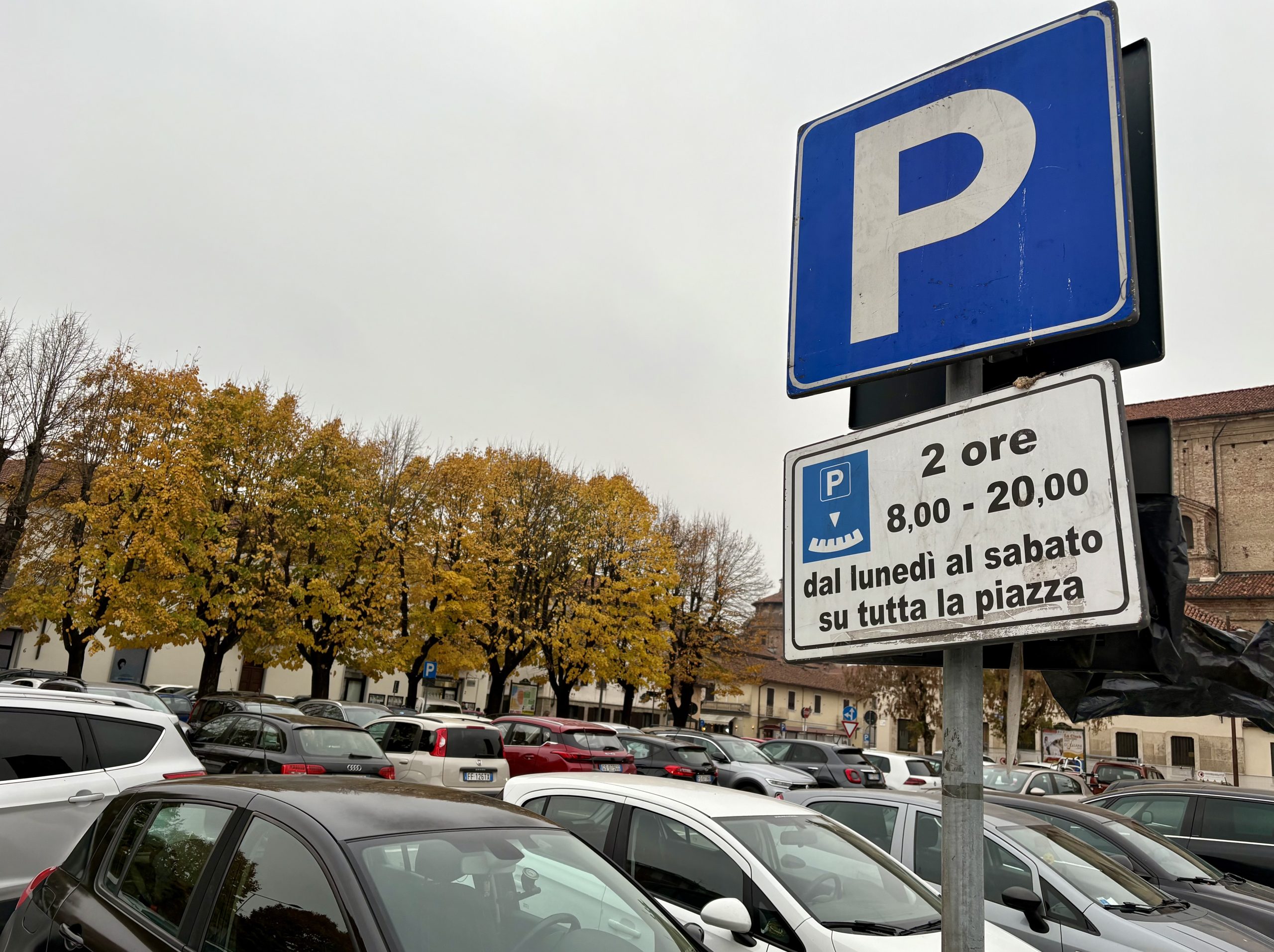 Carmagnola, torna il disco orario in piazza Mazzini