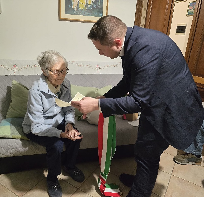 Santena ha celebrato i 100 anni della signora Vittorina Rovetto