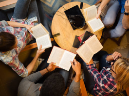 sfogliando libri Vinovo