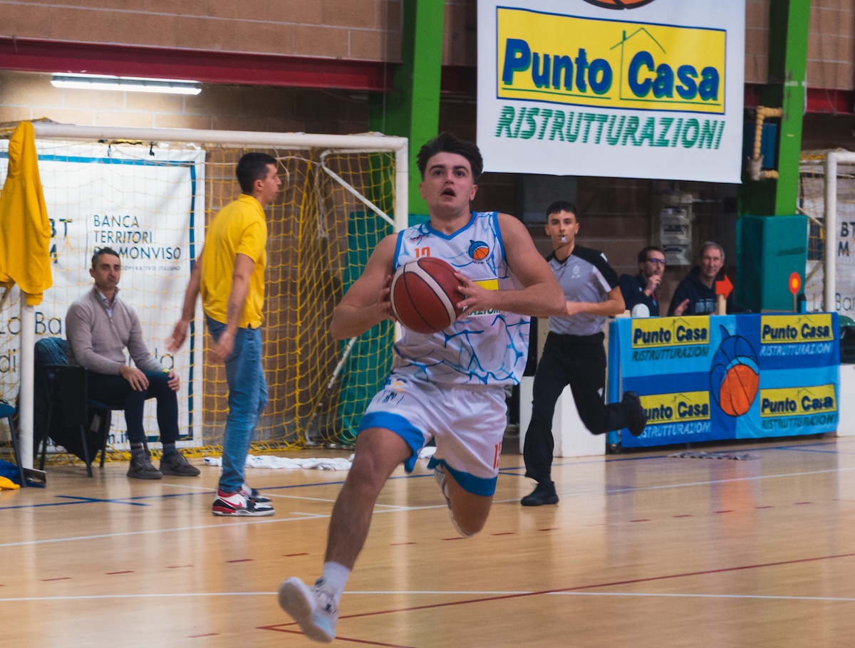 Vittoria sofferta per i Delfini Basket Carmagnola contro l’Atlavir