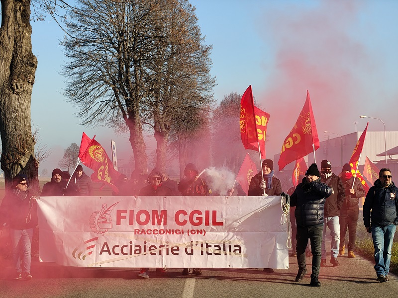 A Racconigi un corteo per contrastare la chiusura dell'Ex Ilva