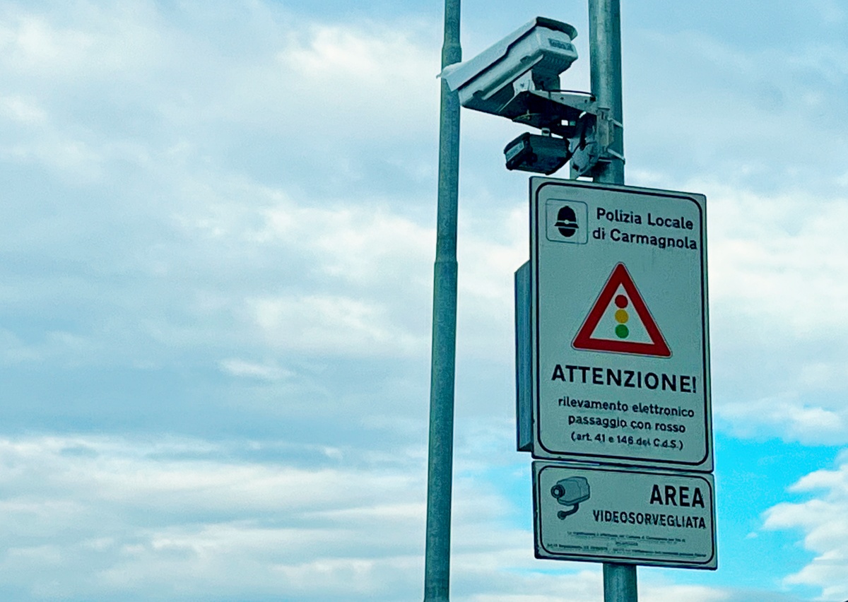Nel 2026 il Comune di Carmagnola prevede di incassare due milioni di euro dalle multe
