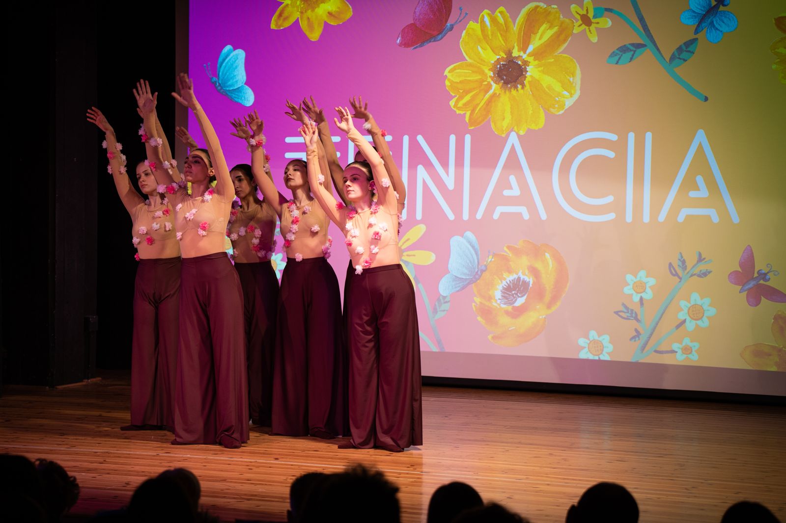 Essenza Donna danzatrici