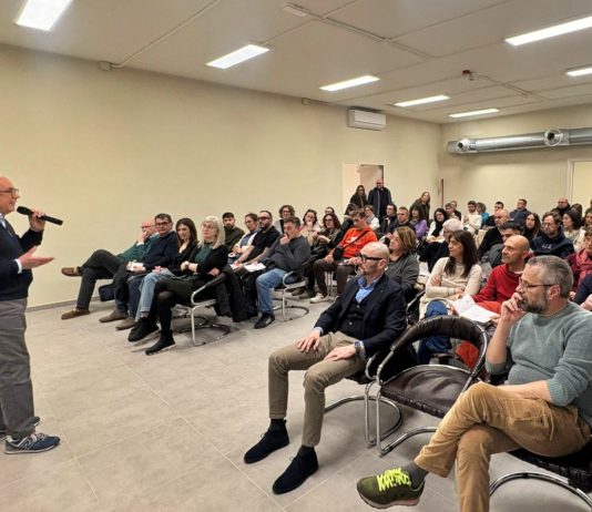 Presentati i progetti del Distretto Urbano del Commercio di Carmagnola progetti commercio carmagnola