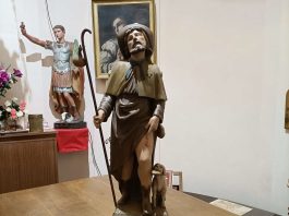 Piobesi: torna la statua lignea di San Rocco restaurata Piobesi statua San Rocco