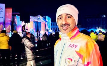 Maurizio Falconi tedoforo alle Paralimpiadi 2026