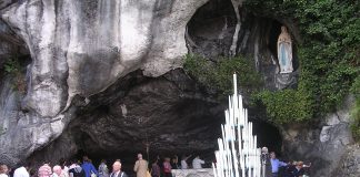 pellegrinaggio OFTAL Lourdes wikipedia