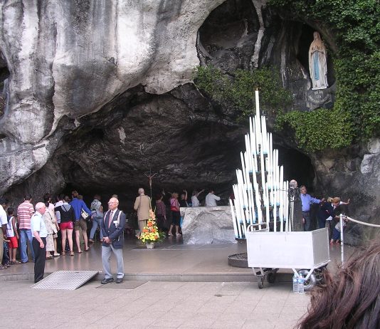 pellegrinaggio OFTAL Lourdes wikipedia