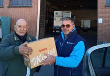 Gianni Nigro dona panettonicini al Comune di Carmagnola gianni nigro donazioni carmagnola