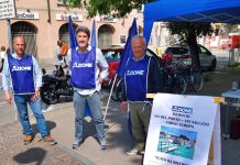 Prosegue la raccolta firme di Azione Carmagnola per l’incrocio di via del Porto azione carmagnola firme