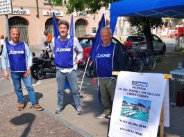 Prosegue la raccolta firme di Azione Carmagnola per l’incrocio di via del Porto azione carmagnola firme