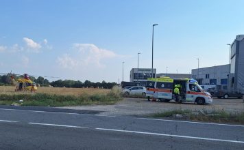 Scontro a Santena tra auto e scooter: grave un 56enne di Poirino auto scooter Santena