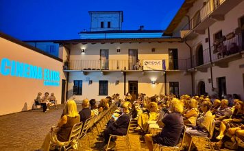 Ovazione per Barbara Bouchet al cinema all’aperto di Carmagnola cinema all'aperto carmagnola