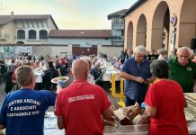 Cena sotto le stelle a Castagnole per aiutare le scuole del paese cena sotto le stelle castagnole