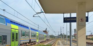 pendolari sfm4 stazione treni di carmagnola