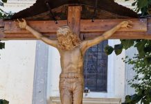 A Racconigi il “Cristo con i jeans” di Mario Allemani Racconigi Cristo con i jeans